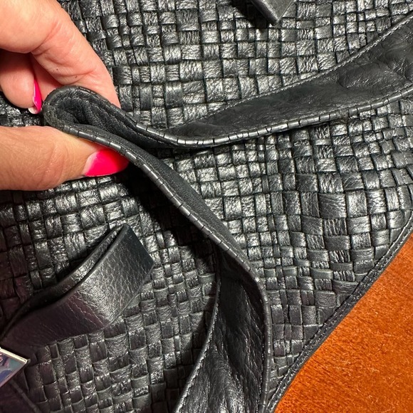 B Makowsky Large Black Leather Shoulder Bag - Picture 13 of 13